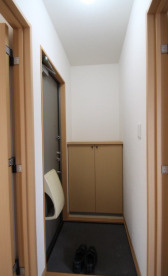 ARROWS CASA MONOPLUS 福富東 D棟の玄関