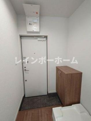 キャメル秋津8の玄関