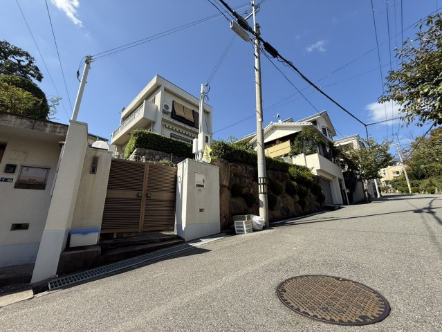豊中市永楽荘三丁目古家付土地