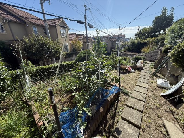 豊中市永楽荘三丁目古家付土地のその他|お庭です！