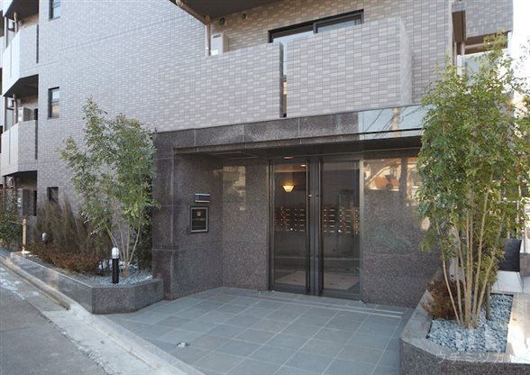 世田谷区北烏山９丁目の賃貸マンションのエントランス