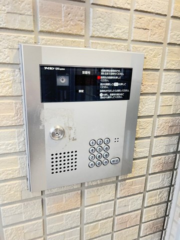 尼崎市杭瀬寺島１丁目のアパートのセキュリティ