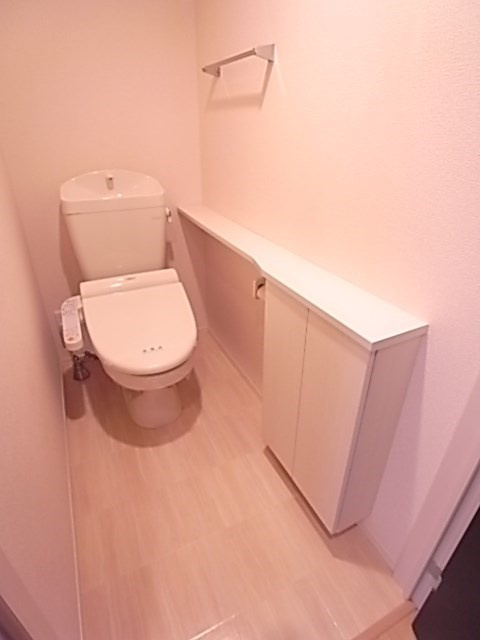 尼崎市杭瀬寺島１丁目のアパートのトイレ|清潔感のあるトイレです