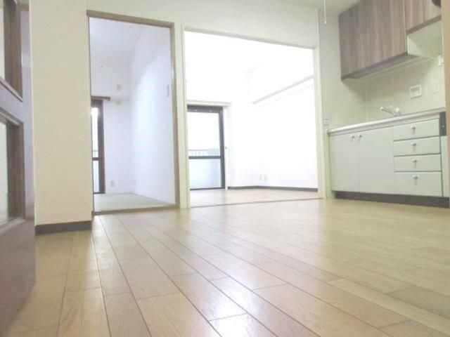 クリオ鴨居壱番館の居間・リビング