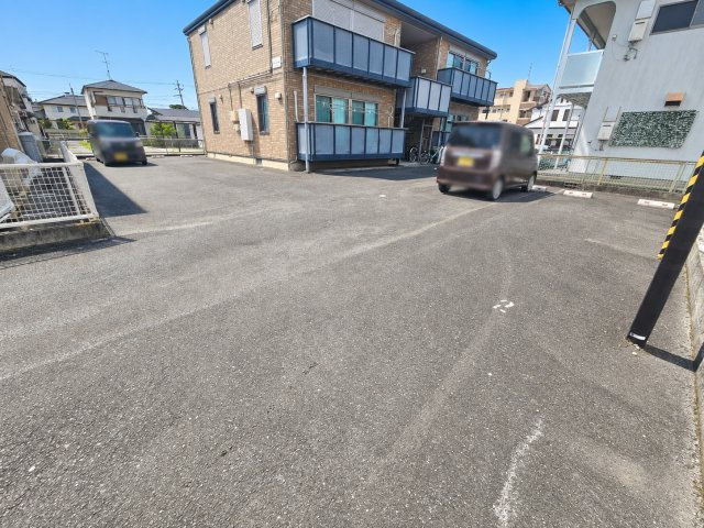 エヴァーグリーンの駐車場