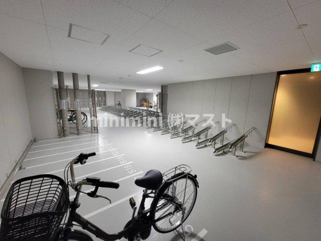 プレミストタワー靭本町のロビー