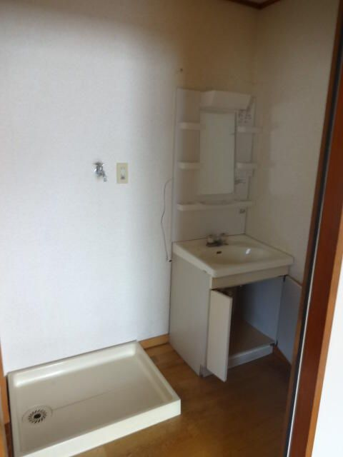 メゾンドール有山の洗面所