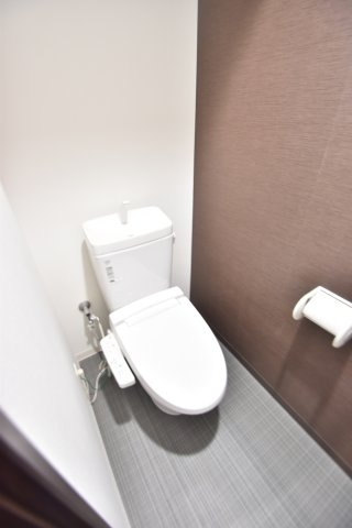 大阪市都島区東野田町１丁目の賃貸マンションのトイレ