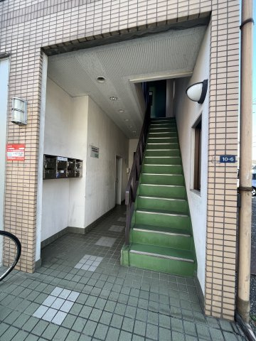 テイスティハイツのエントランス