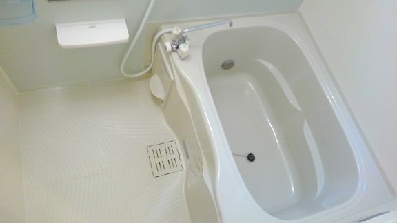 横浜市青葉区つつじが丘のアパートの浴室