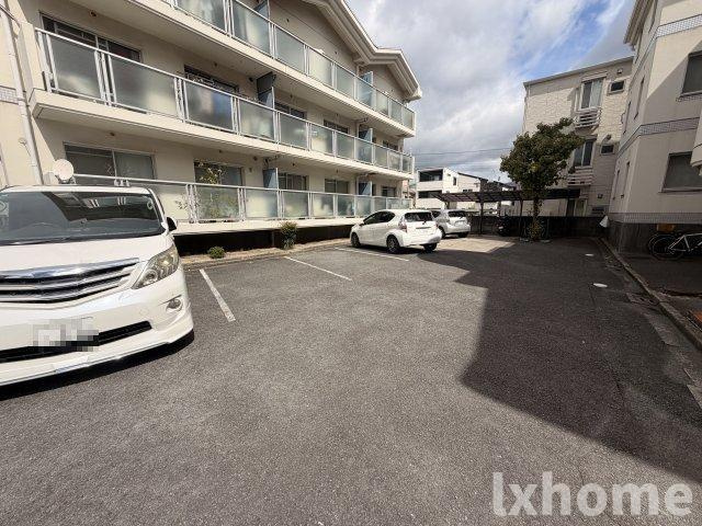 ゼンコウコーポラス5の駐車場
