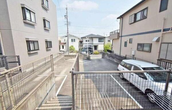 Ｃａｐｉｔａｌ　Ｆの駐車場