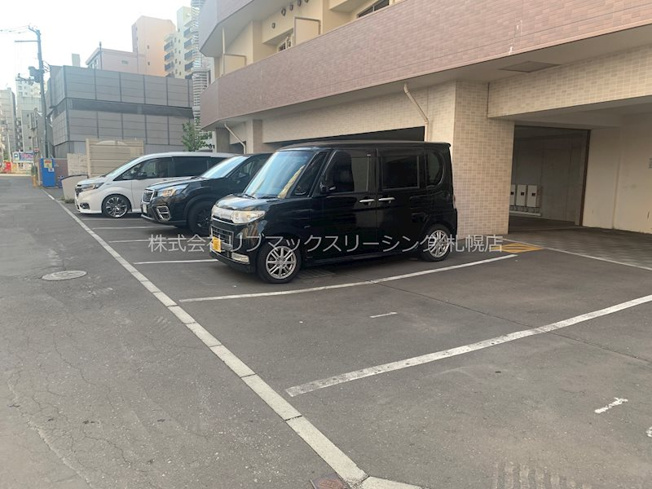 【駐車場】