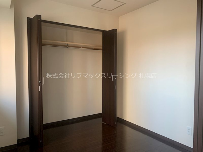 【寝室】