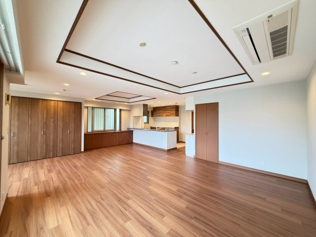 名次町ロジュマンの居間・リビング