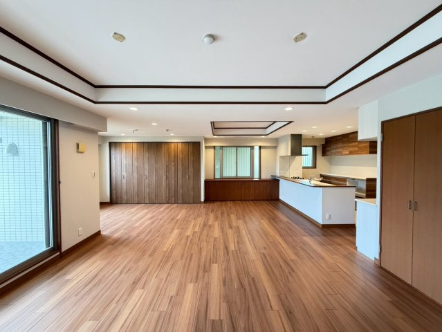 名次町ロジュマンの居間・リビング
