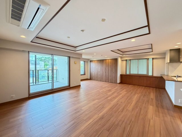 名次町ロジュマンの居間・リビング