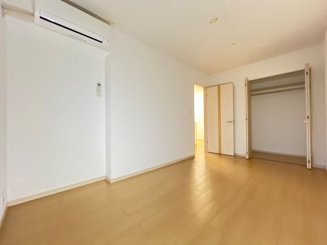 ヒバリーヒルズの寝室