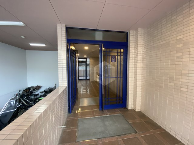 セレノ・ハイム川本のエントランス