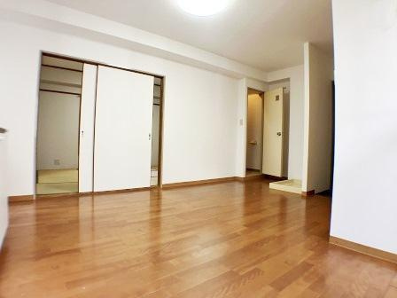 田戸ガードンツリーの居間・リビング