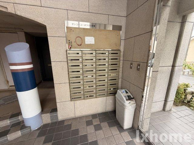 ゼンコウコーポラス8番館のエントランス
