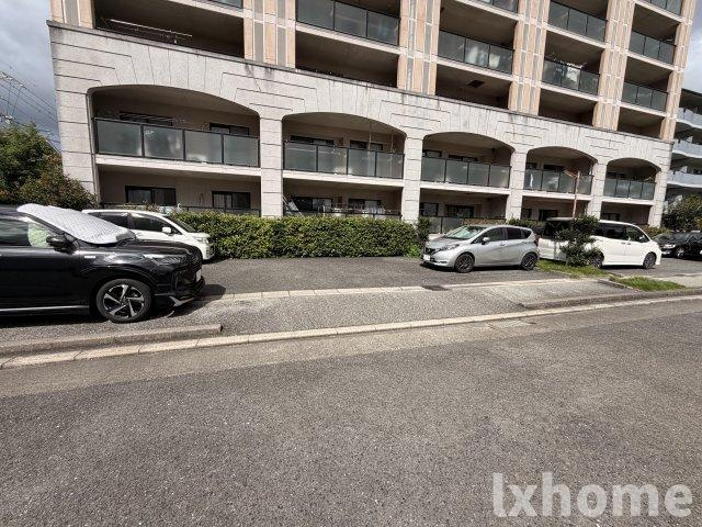 ゼンコウコーポラス8番館の駐車場