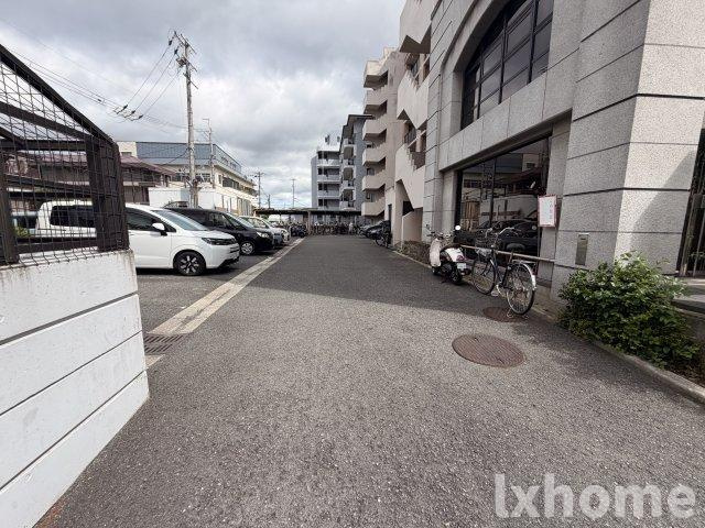 ゼンコウコーポラス8番館の駐車場