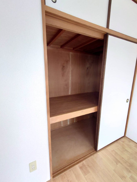 丸美ビル【キャッシュバック対象物件】の収納|ちょっとした収納スペースも充実しています