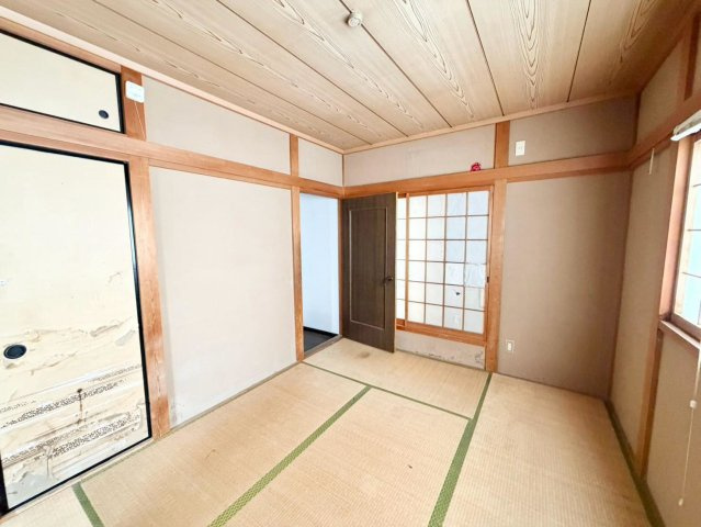 苅田４丁目　店舗付き住宅の和室|和室ございます♪一息つく時の癒しの空間や客間にも使えますね☆お子様のお昼寝スペースにもぴったりです♪