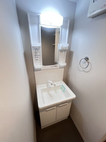 大阪市城東区新喜多東２丁目のアパートの独立洗面台