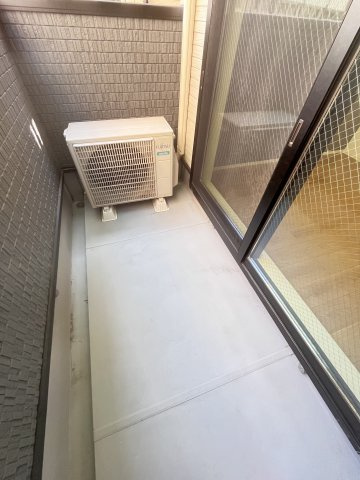 大阪市城東区新喜多東２丁目のアパートのバルコニー
