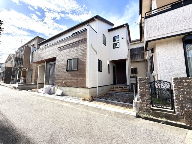 越谷市蒲生東町２期１号棟　新築戸建