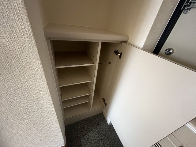 ソリスト綱島の玄関|2023年時の内装です。現入居者様が退去後、内装状況に変動の可能性あり（現状を優先いたします）