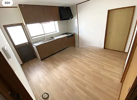 レジデンスひかりの居間・リビング|8帖のダイニングキッチンです