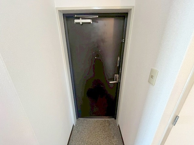 エル三津屋の玄関