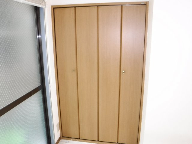エムアイビルの収納