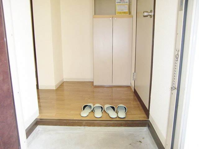 エクセルコート安倉の玄関