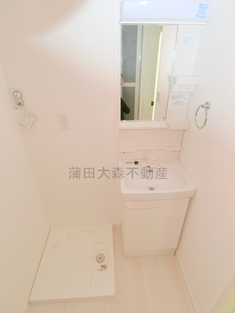 Valle Feliz雑色の洗面所|洗面脱衣所　独立洗面台　洗濯機置き場