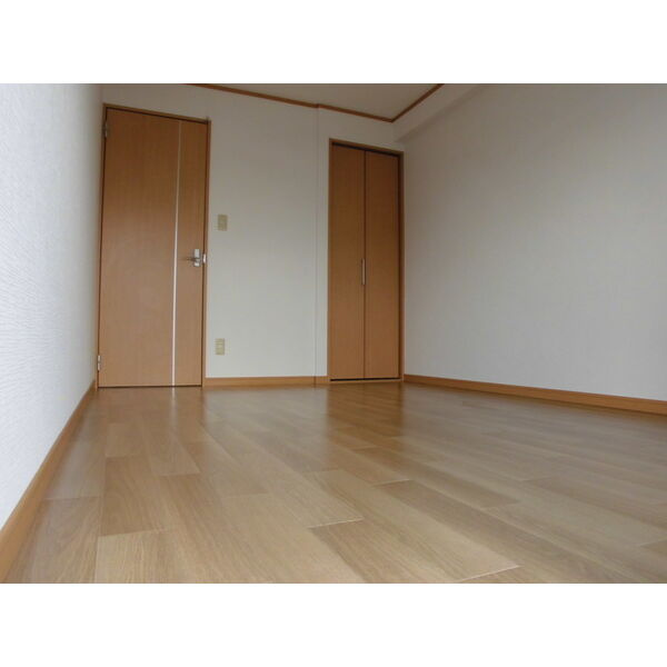 サンライフ小阪の洋室