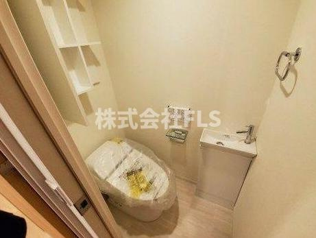 新宿区左門町の賃貸マンションのトイレ