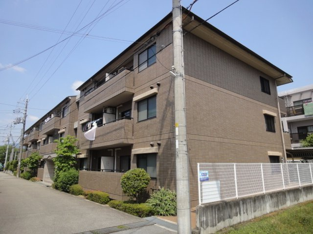 エリシオン宝塚の外観