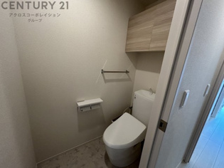 温水洗浄便座付きのトイレです♪
