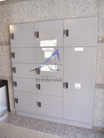 ルーブル千歳烏山 のその他共用部分|宅配ボックスです。