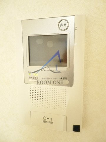 ルーブル千歳烏山 のセキュリティ|モニター付きインターホンです。