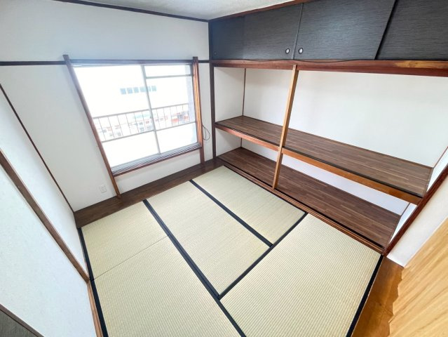 【寝室】