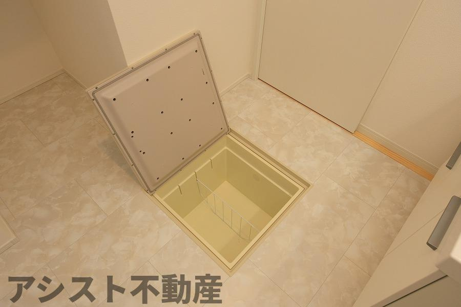 サンコート 飯塚市東徳前の収納|床下収納