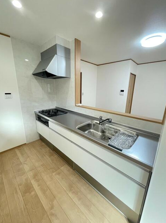 ⻄新町⼾建のキッチン