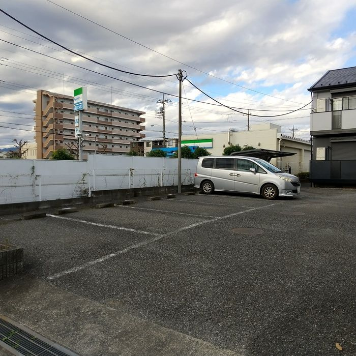 シュトラーレン高野　ＡＢＣの駐車場