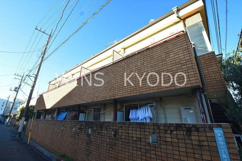 世田谷区豪徳寺１丁目のアパート