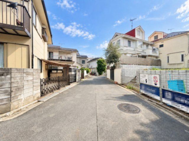 練馬区南田中4丁目　新築戸建の前面道路含む現地写真|2026.09.27撮影

現地ご見学希望・資料請求などお気軽にお問い合わせ下さい！
03-5990-5201